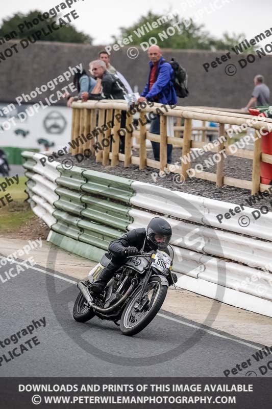 Vintage motorcycle club;eventdigitalimages;mallory park;mallory park trackday photographs;no limits trackdays;peter wileman photography;trackday digital images;trackday photos;vmcc festival 1000 bikes photographs